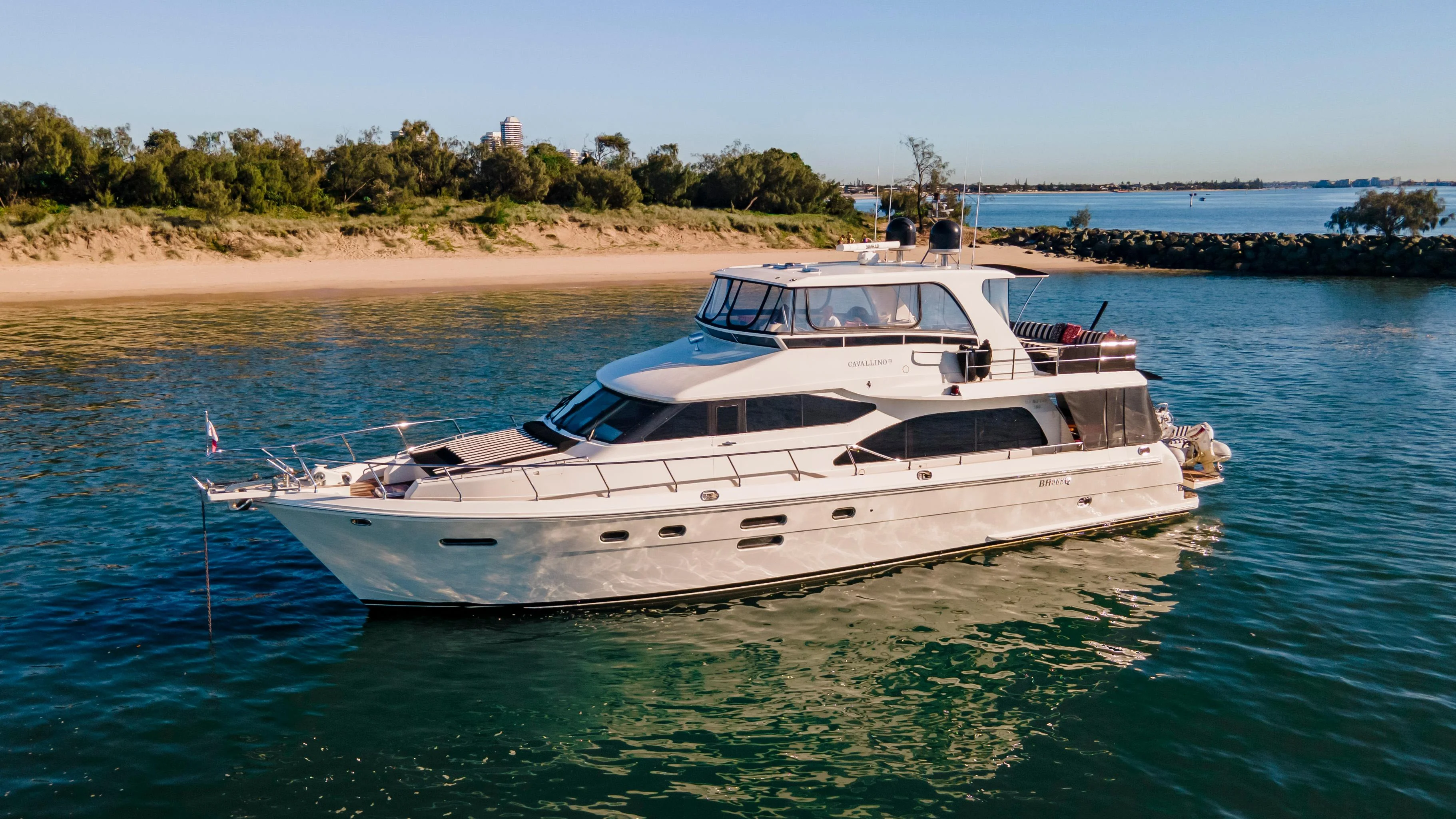 2012 Hampton 680 Pilot house