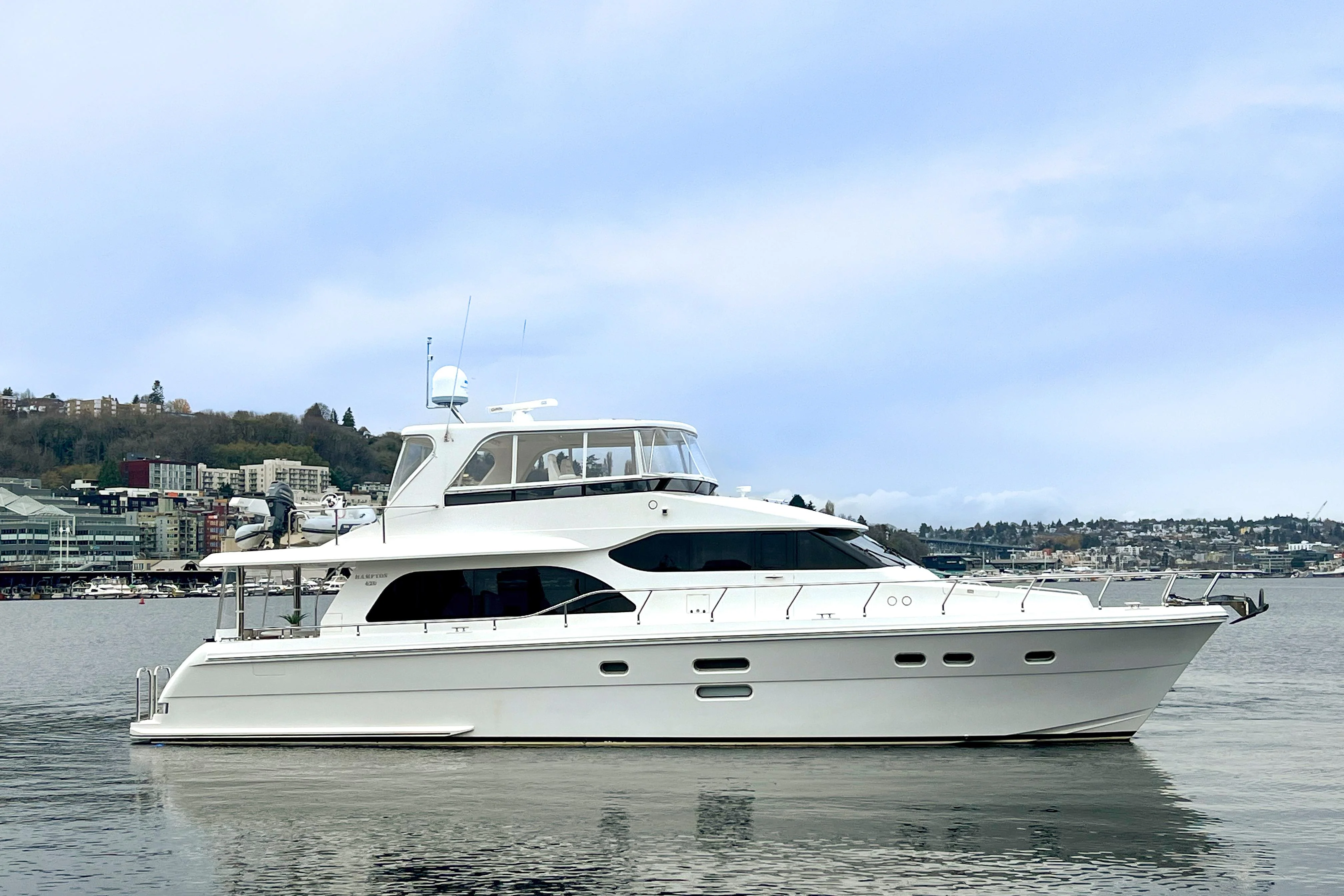 2013 Hampton 620 Pilothouse