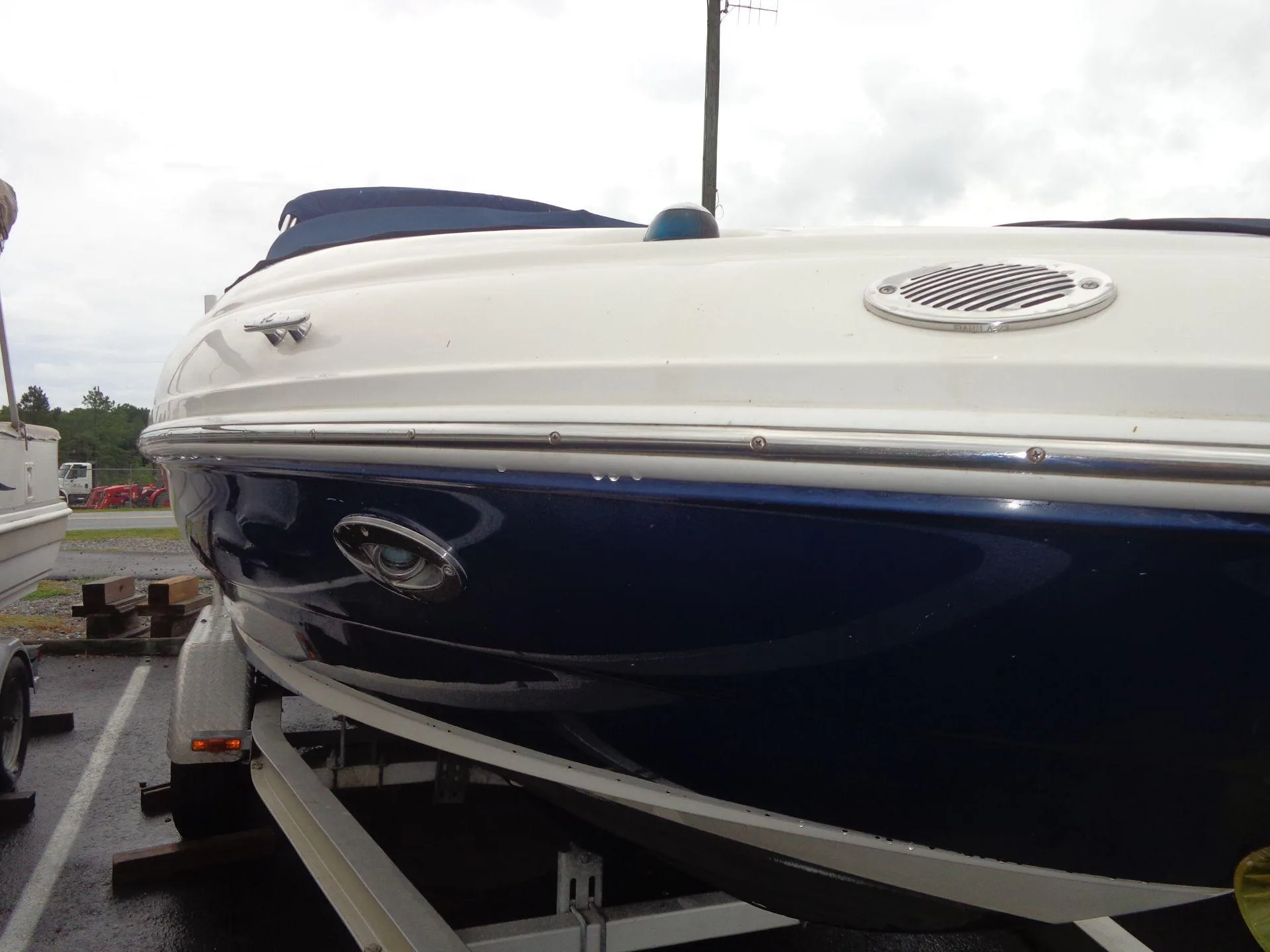 2007 Sea Ray 200 Sundeck yacht for sale in 